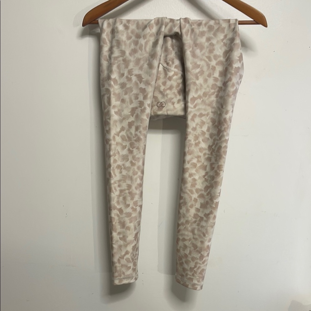 CALIA by Carrie Underwood Cream Patterned Leggings